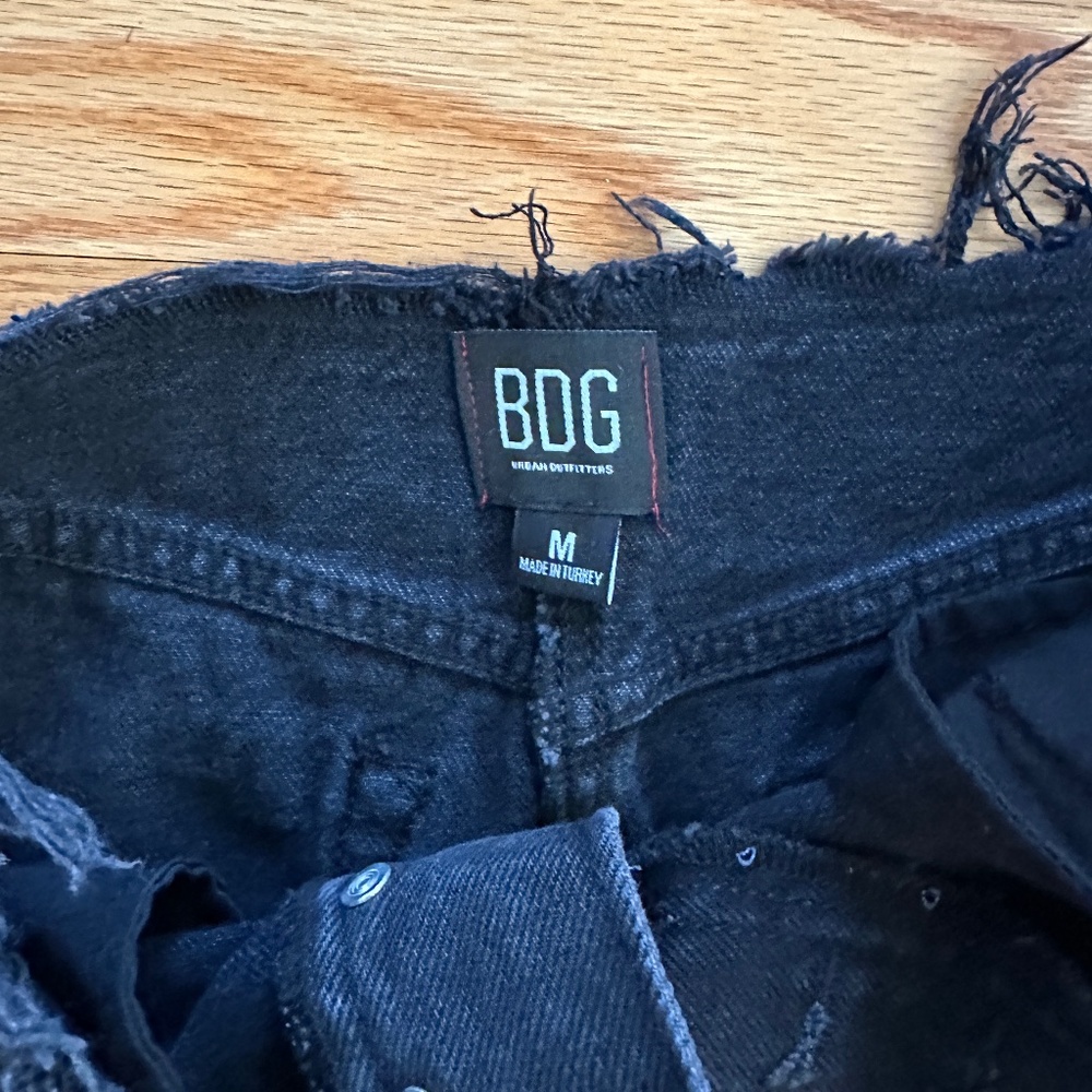 BDG Women's NWOT Distressed Black Denim Skirt (M) - Picture 7 of 7